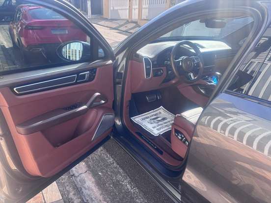 PORSCHE-CAYENNE-2019