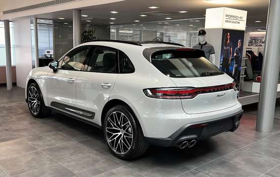 PORSCHE-MACAN-2022