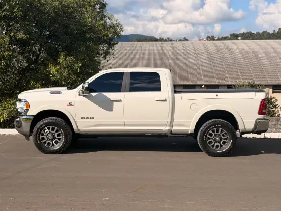 RAM-3500-6.7 I6 TURBO DIESEL LIMITED LONGHORN CD 4X4 AUTOMÁTICO RAM-3500-2023