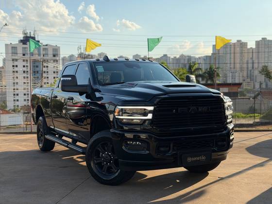 RAM 3500 6.7 I6 TURBO DIESEL LARAMIE CD 4X4 AUTOMÁTICO