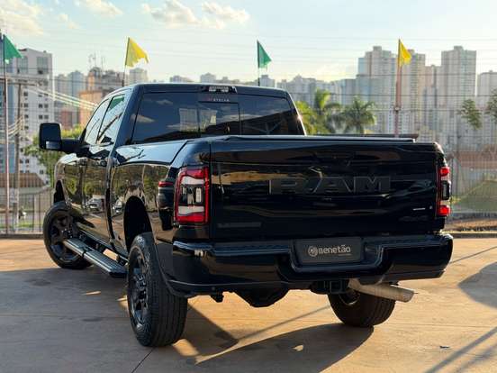 RAM-3500-6.7 I6 TURBO DIESEL LARAMIE CD 4X4 AUTOMÁTICO RAM-3500-2023