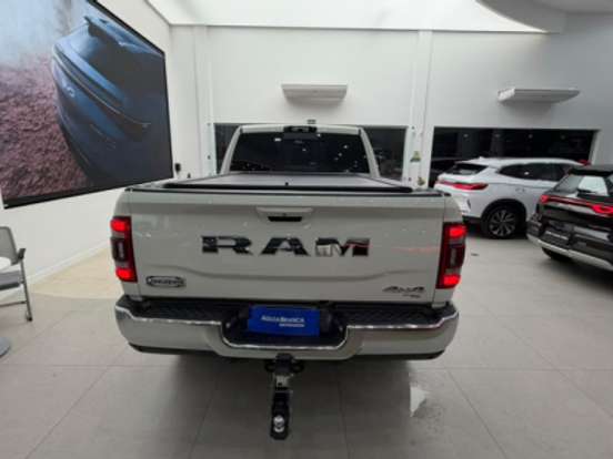 RAM-3500-6.7 I6 TURBO DIESEL LIMITED LONGHORN CD 4X4 AUTOMÁTICO RAM-3500-2024