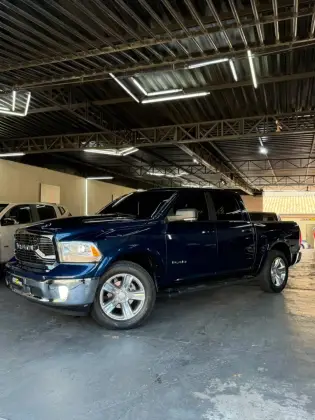 RAM CLASSIC 5.7 V8 GASOLINA LARAMIE CD 4X4 AUTOMÁTICO