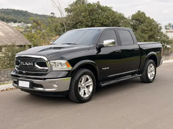 RAM CLASSIC 5.7 V8 GASOLINA LARAMIE CD 4X4 AUTOMÁTICO