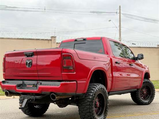 RAM-1500-5.7 V8 GASOLINA LIMITED CD 4X4 AUTOMÁTICO RAM-1500-2023