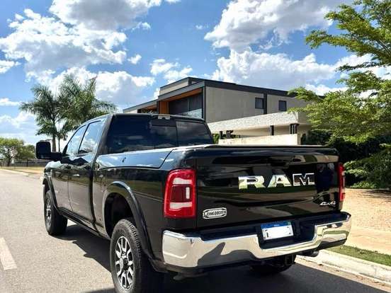 RAM-3500-6.7 I6 TURBO DIESEL LIMITED LONGHORN CD 4X4 AUTOMÁTICO RAM-3500-2024