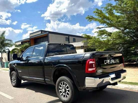 RAM-3500-6.7 I6 TURBO DIESEL LIMITED LONGHORN CD 4X4 AUTOMÁTICO RAM-3500-2024