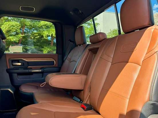 RAM-3500-6.7 I6 TURBO DIESEL LIMITED LONGHORN CD 4X4 AUTOMÁTICO RAM-3500-2024