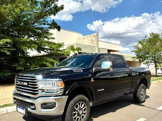 RAM-3500-6.7 I6 TURBO DIESEL LIMITED LONGHORN CD 4X4 AUTOMÁTICO RAM-3500-2024