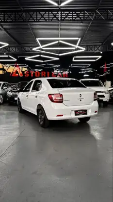RENAULT-LOGAN-2020