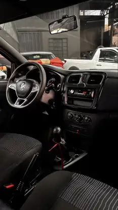 RENAULT-LOGAN-2020