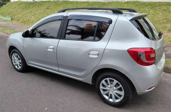 RENAULT-SANDERO-2016
