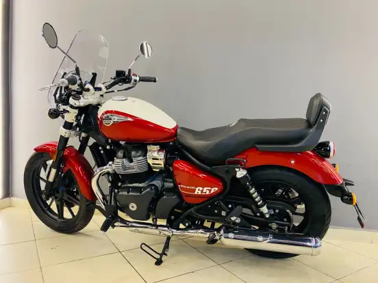 ROYAL ENFIELD-METEOR 650 CELESTIAL-2025