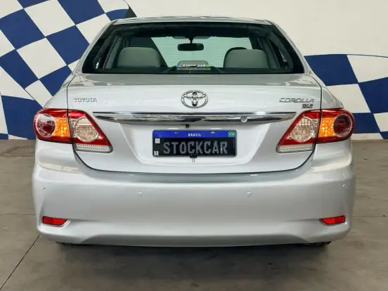 TOYOTA-COROLLA-2011