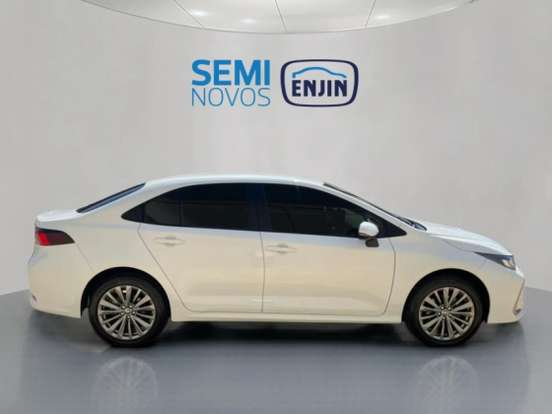 TOYOTA-COROLLA-2025