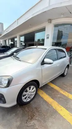 TOYOTA-ETIOS-2019