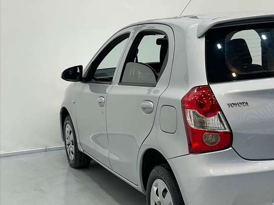 TOYOTA-ETIOS-1.3 X 16V FLEX 4P MANUAL TOYOTA-ETIOS-2013
