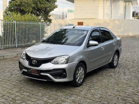 TOYOTA ETIOS 1.5 X PLUS SEDAN 16V FLEX 4P AUTOMÁTICO