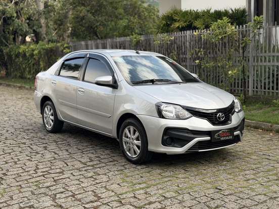 TOYOTA-ETIOS-2020