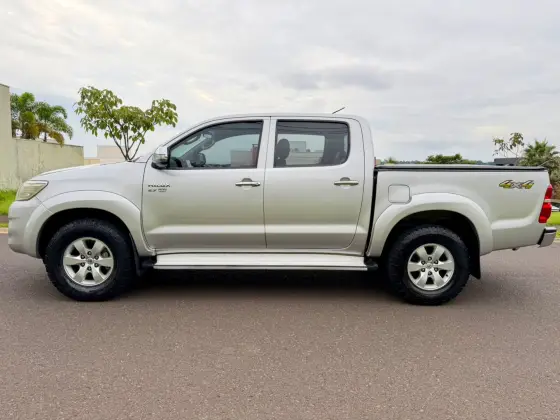TOYOTA HILUX 2.7 SRV 4X4 CD 16V FLEX 4P AUTOMÁTICO