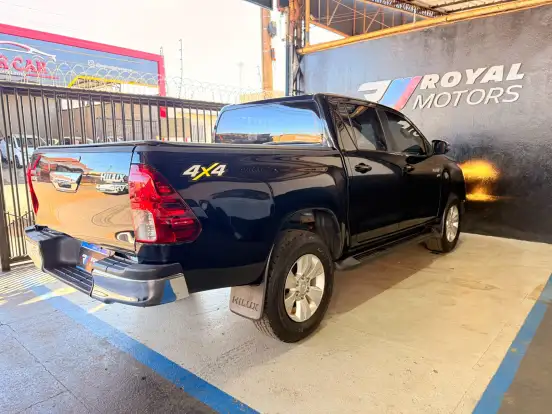 TOYOTA-HILUX-2018