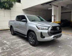 TOYOTA HILUX 2.8 D-4D TURBO DIESEL CD SR 4X4 AUTOMÁTICO TOYOTA HILUX 2.8 D-4D TURBO DIESEL CD SR 4X4 AUTOMÁTICO
