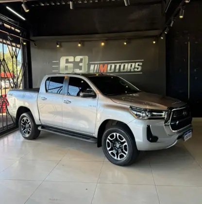 TOYOTA HILUX 2.8 D-4D TURBO DIESEL CD SRX 4X4 AUTOMÁTICO