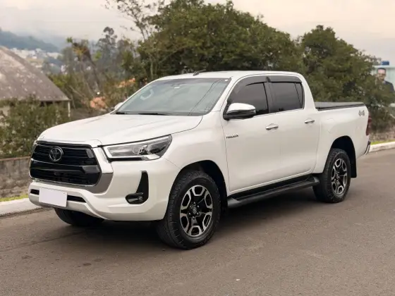 TOYOTA HILUX 2.8 D-4D TURBO DIESEL CD SRX 4X4 AUTOMÁTICO