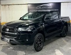 TOYOTA HILUX 2.8 D-4D TURBO DIESEL CD SRX 4X4 AUTOMÁTICO TOYOTA HILUX 2.8 D-4D TURBO DIESEL CD SRX 4X4 AUTOMÁTICO
