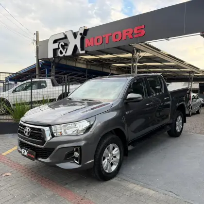 TOYOTA HILUX 2.8 SR 4X4 CD 16V DIESEL 4P AUTOMÁTICO
