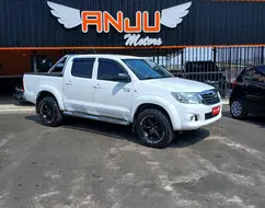 TOYOTA HILUX 2.7 SR 4X2 CD 16V FLEX 4P AUTOMÁTICO TOYOTA HILUX 2.7 SR 4X2 CD 16V FLEX 4P AUTOMÁTICO
