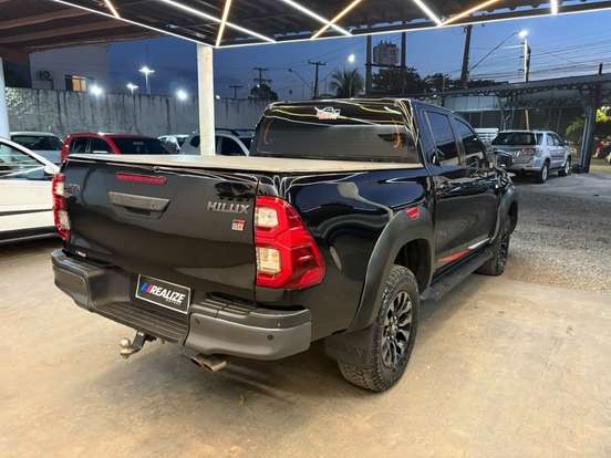 TOYOTA-HILUX-2022