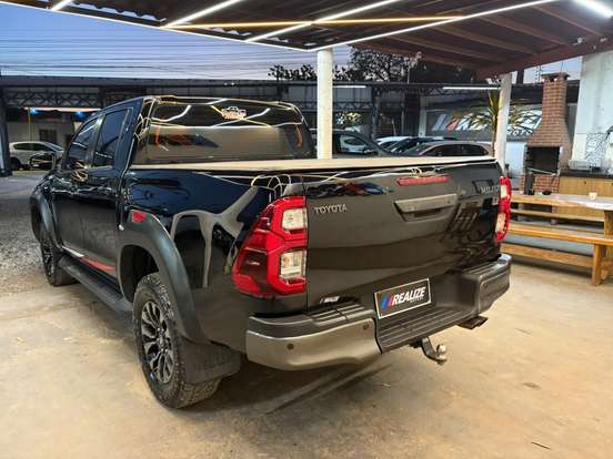 TOYOTA-HILUX-2022