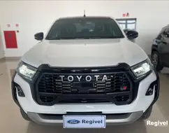 TOYOTA HILUX 2.8 D-4D TURBO DIESEL CD GR-S 4X4 AUTOMÁTICO TOYOTA HILUX 2.8 D-4D TURBO DIESEL CD GR-S 4X4 AUTOMÁTICO