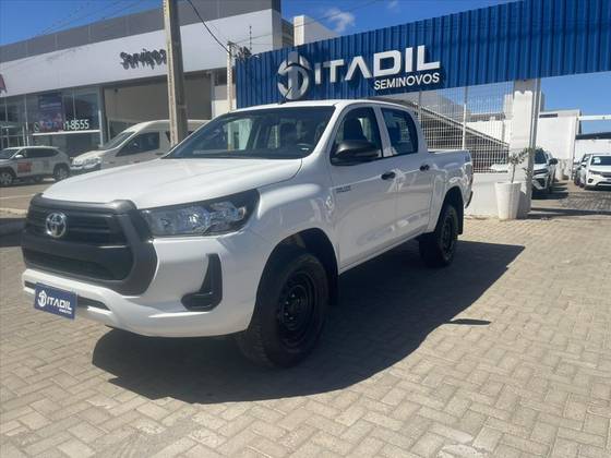 TOYOTA HILUX 2.8 D-4D TURBO DIESEL CD POWER PACK 4X4 AUTOMÁTICO