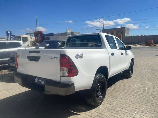 TOYOTA-HILUX-2.8 D-4D TURBO DIESEL CD POWER PACK 4X4 AUTOMÁTICO TOYOTA-HILUX-2025