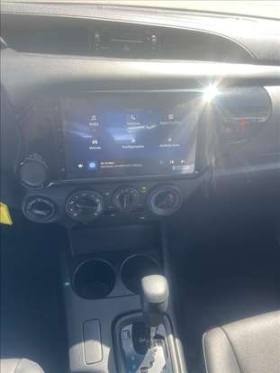 TOYOTA-HILUX-2025