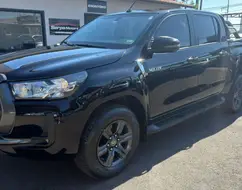 TOYOTA HILUX 2.8 D-4D TURBO DIESEL CD SR 4X4 AUTOMÁTICO TOYOTA HILUX 2.8 D-4D TURBO DIESEL CD SR 4X4 AUTOMÁTICO