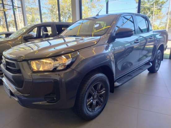 TOYOTA-HILUX-2.8 D-4D TURBO DIESEL CD SR 4X4 AUTOMÁTICO TOYOTA-HILUX-2024