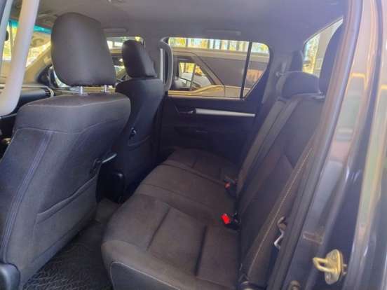 TOYOTA-HILUX-2.8 D-4D TURBO DIESEL CD SR 4X4 AUTOMÁTICO TOYOTA-HILUX-2024