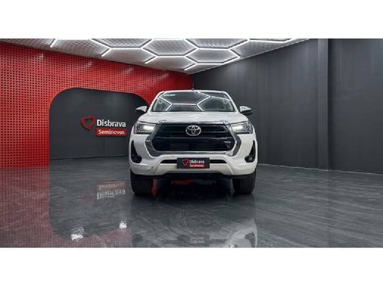 TOYOTA HILUX 2.8 D-4D TURBO DIESEL CD SRV 4X4 AUTOMÁTICO