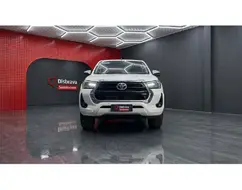 TOYOTA HILUX 2.8 D-4D TURBO DIESEL CD SRV 4X4 AUTOMÁTICO TOYOTA HILUX 2.8 D-4D TURBO DIESEL CD SRV 4X4 AUTOMÁTICO