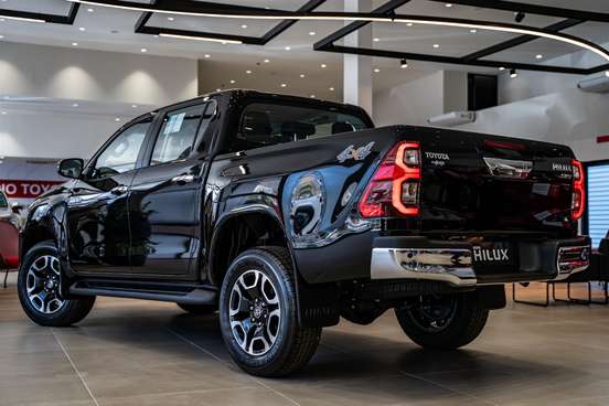 TOYOTA-HILUX-2.8 D-4D TURBO DIESEL CD SRV 4X4 AUTOMÁTICO TOYOTA-HILUX-2026