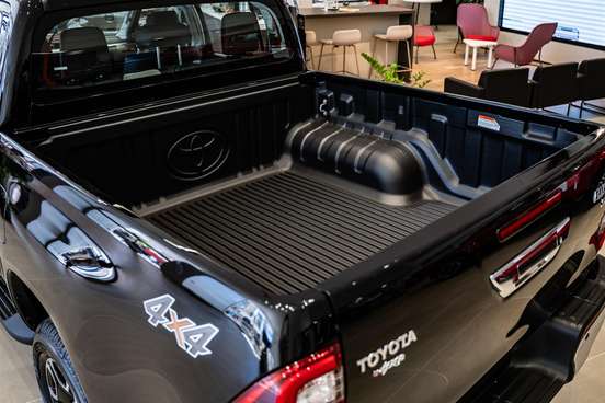 TOYOTA-HILUX-2.8 D-4D TURBO DIESEL CD SRV 4X4 AUTOMÁTICO TOYOTA-HILUX-2026