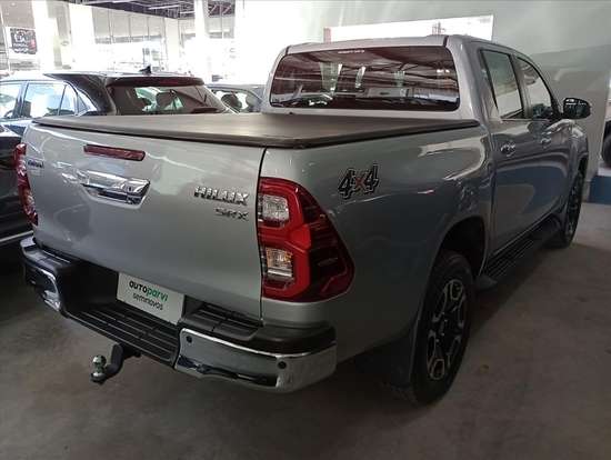 TOYOTA-HILUX-2024