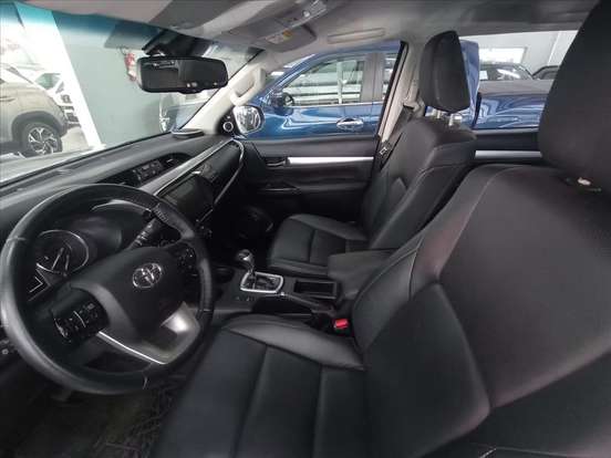 TOYOTA-HILUX-2024