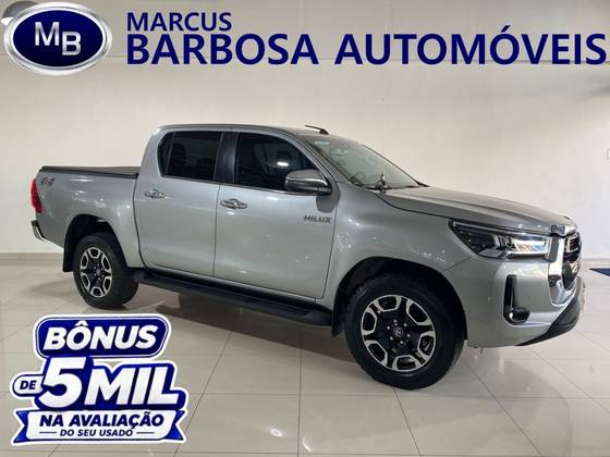 TOYOTA HILUX 2.8 D-4D TURBO DIESEL CD SRX 4X4 AUTOMÁTICO