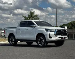 TOYOTA HILUX 2.8 D-4D TURBO DIESEL CD SRX 4X4 AUTOMÁTICO TOYOTA HILUX 2.8 D-4D TURBO DIESEL CD SRX 4X4 AUTOMÁTICO