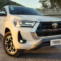 TOYOTA HILUX 2.8 D-4D TURBO DIESEL CD SRX 4X4 AUTOMÁTICO TOYOTA HILUX 2.8 D-4D TURBO DIESEL CD SRX 4X4 AUTOMÁTICO