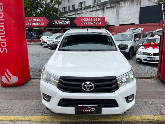 TOYOTA-HILUX-2018